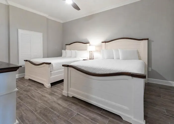 Phoenix Gulf Towers 1503 Apartment